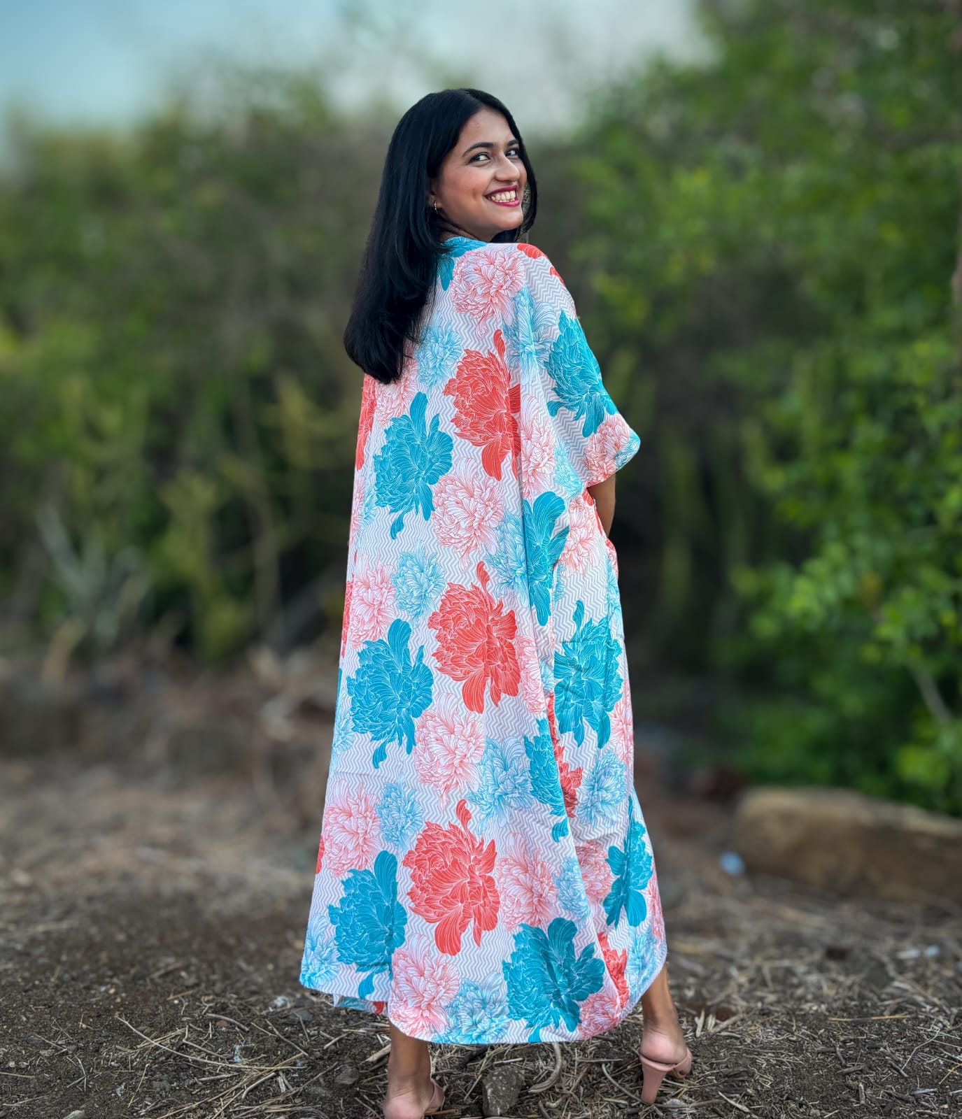 Stylish Kaftan with Caribbean-inspired prints, perfect for summer adventures and relaxation. #CaribbeanKaftan #SummerFashion #TropicalPrint #Fashionista