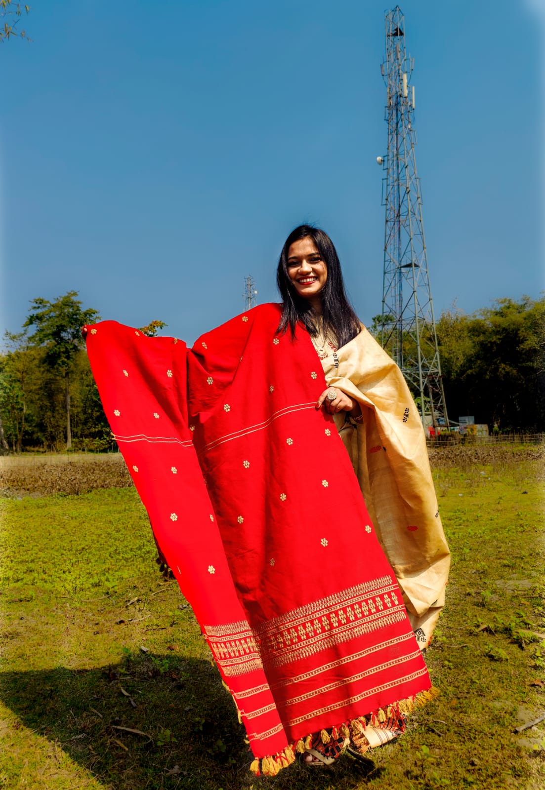 ANUSHRUTI (HANDLOOM SHAWL)