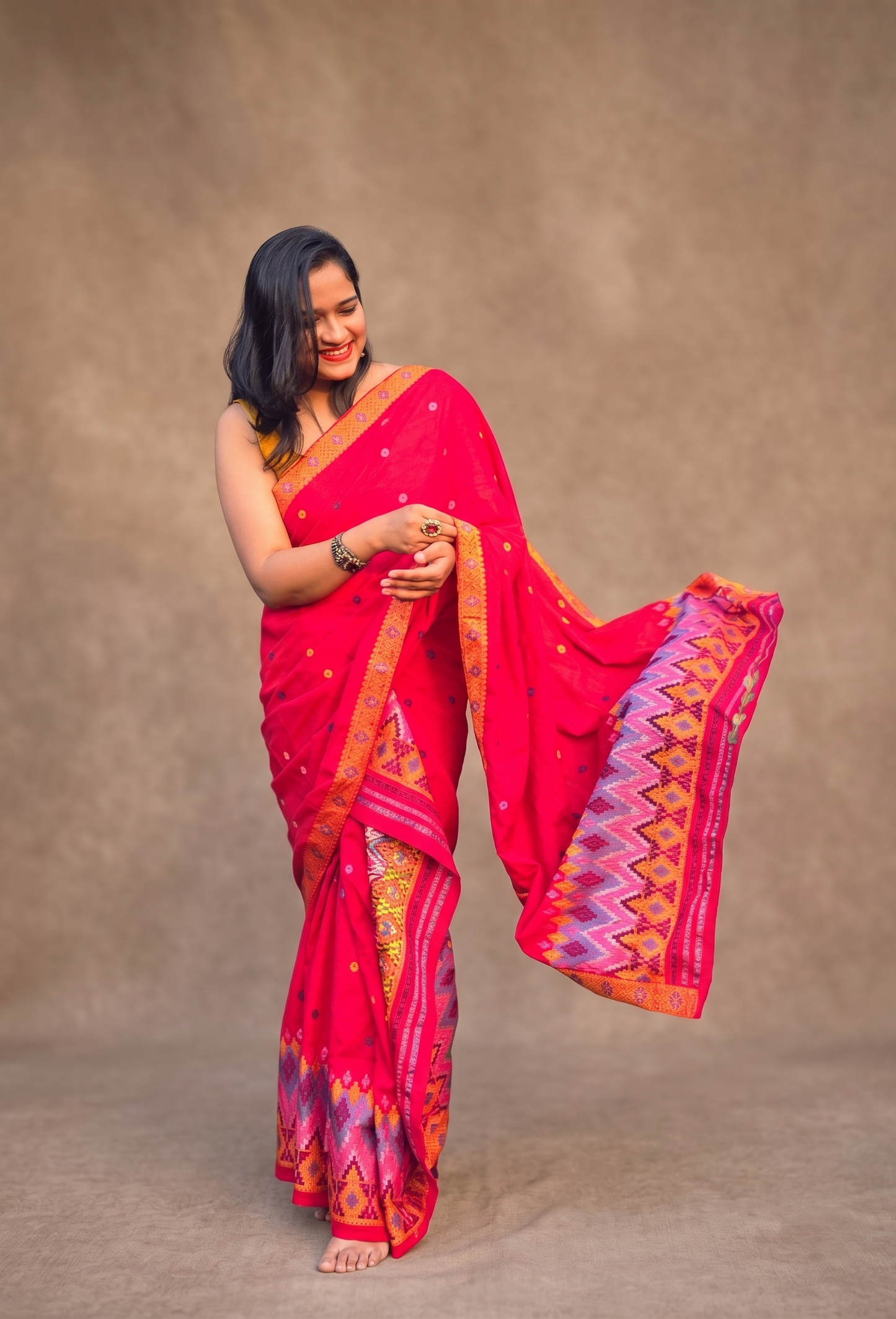 Agun Mirizim red woven Assam cotton Mishing Mekhela Chador front look by Apaapi