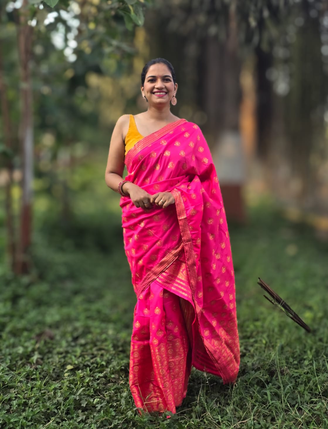 golapi-agnishikha-rani-pink-silk-mekhela-chador-assam