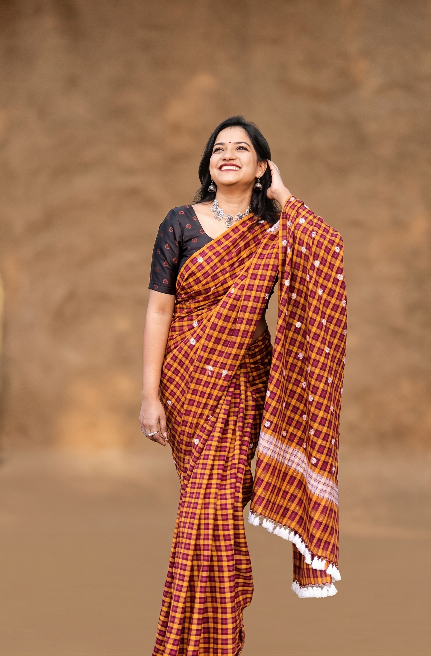 Lightweight handloom cotton office wear saree for women, suitable for meetings, teaching and everyday workwear