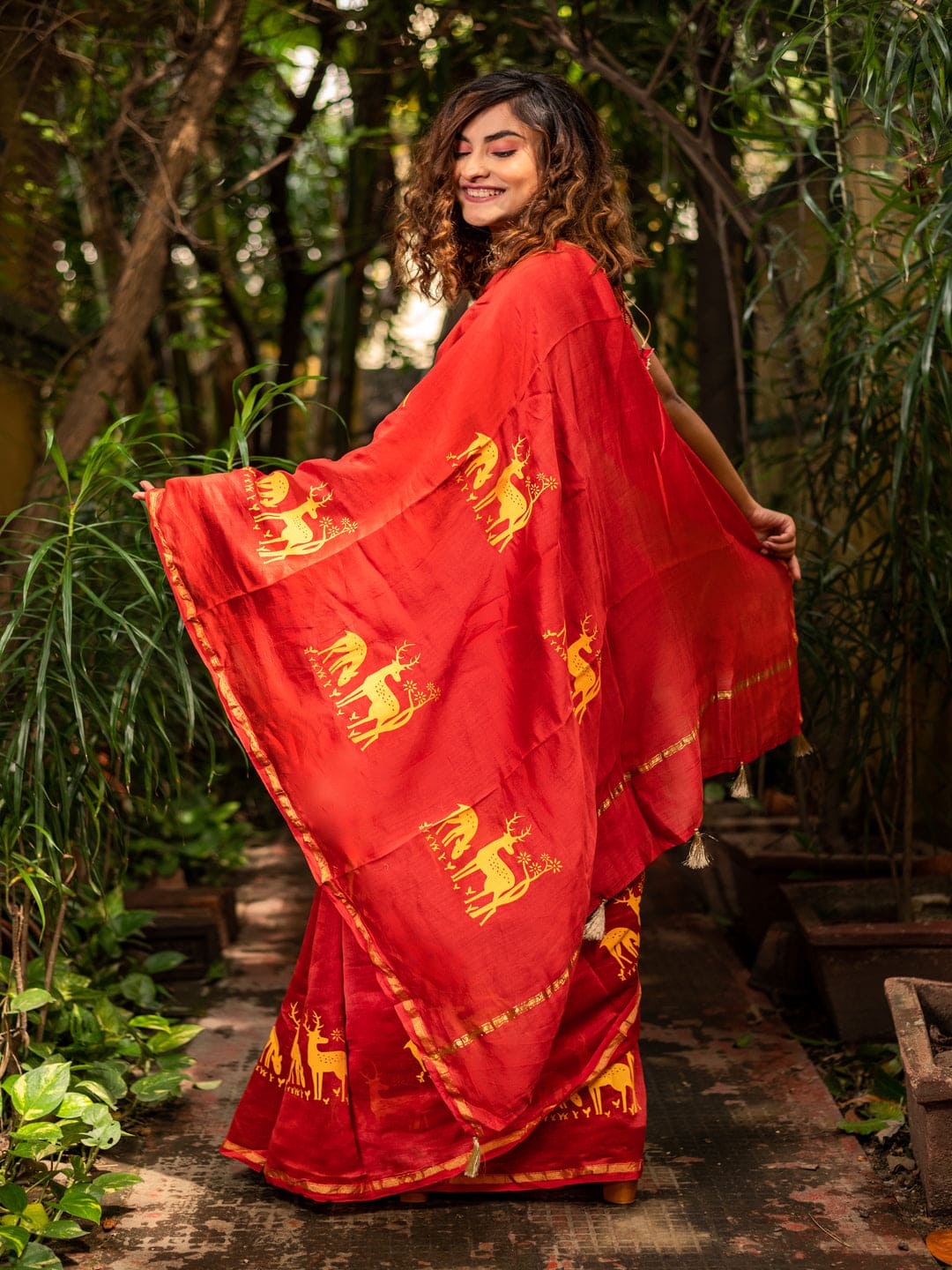 Apaapi Ronga Horin saree in lightweight Chanderi silk for festive and cultural wear.