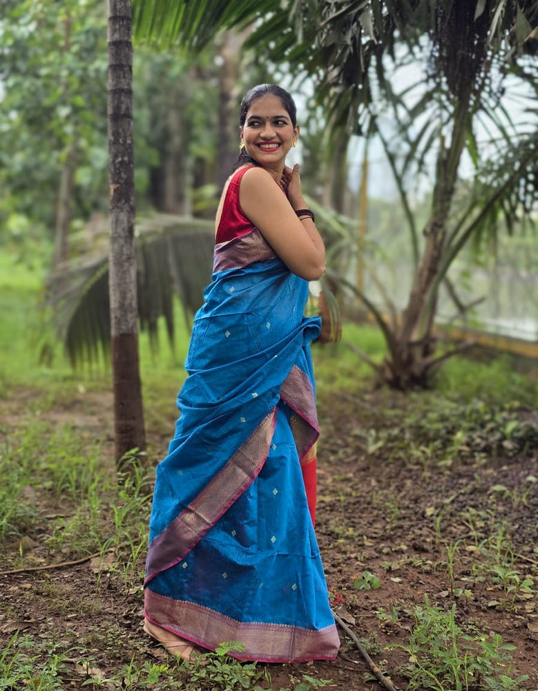 
                      
                        Ulu Dhwani
                      
                    