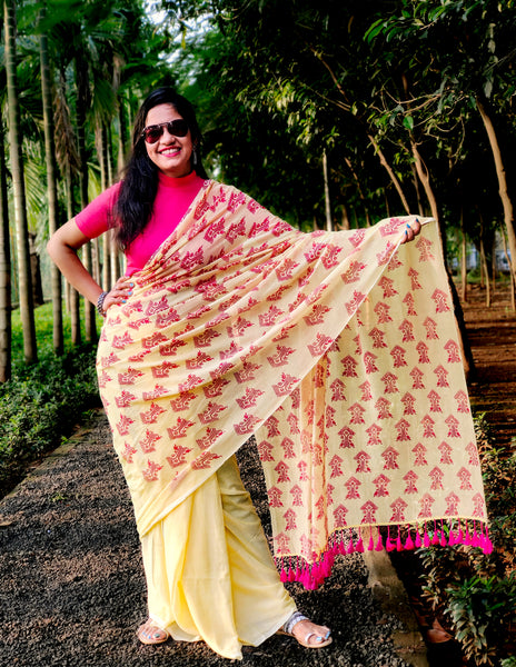 YELLOW MARIGOLD(Handcrafted mul saree)